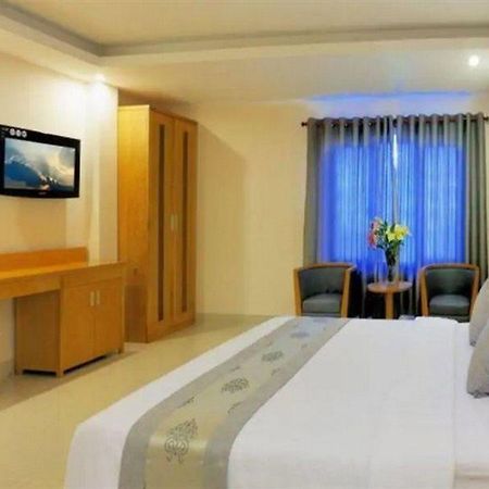 U And Me Hotel Tan Phong Екстериор снимка